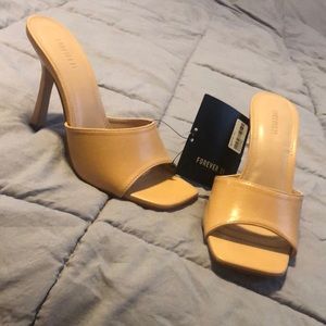 NWT - tan slip on heels